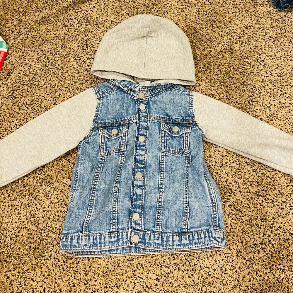 H&M Toddler Denim jacket size 12 to 18 months